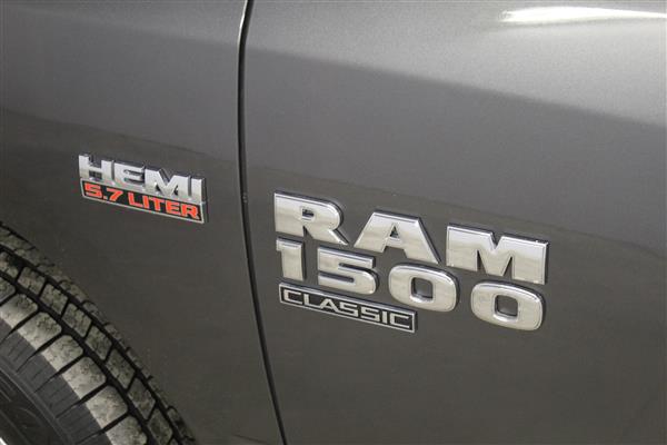 RAM 1500 Classic EXPRESS ST 4X4 2019 - image #21